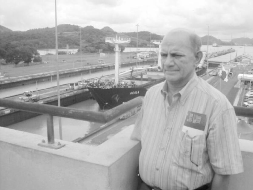 Parkash Singh at Panama Canal Lock-Mira Flores